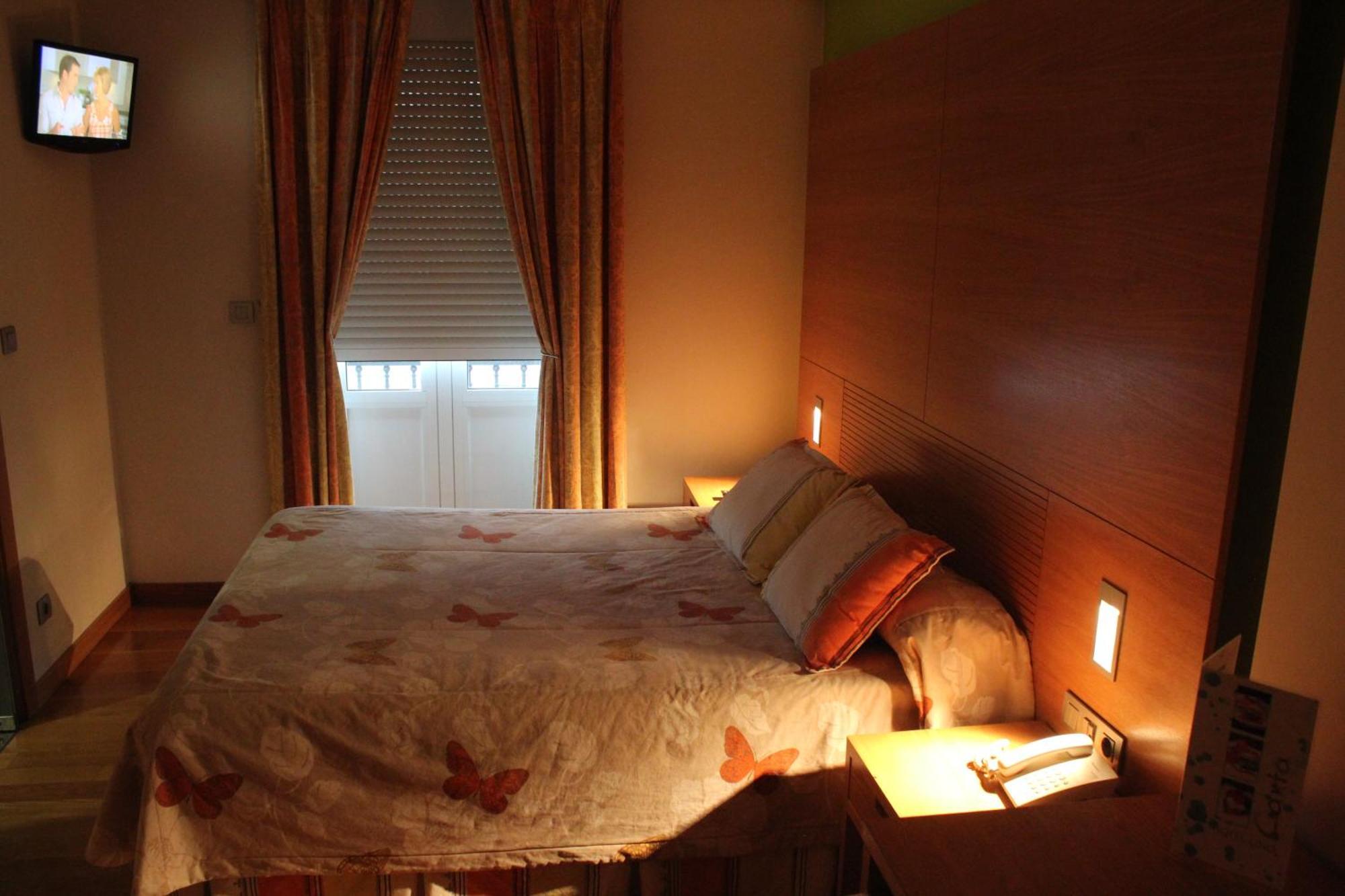 Hotel Lino Vigo Bagian luar foto