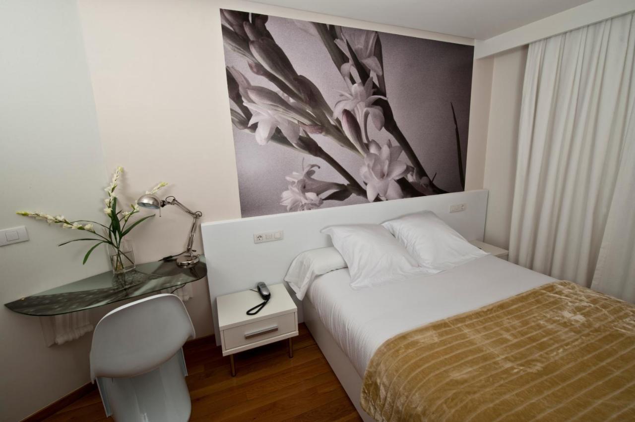 Hotel Lino Vigo Bagian luar foto